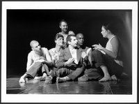 Gruppenbild einer Szene aus "Recherche Faust/Artaud" an der Hochschule für Schauspielkunst